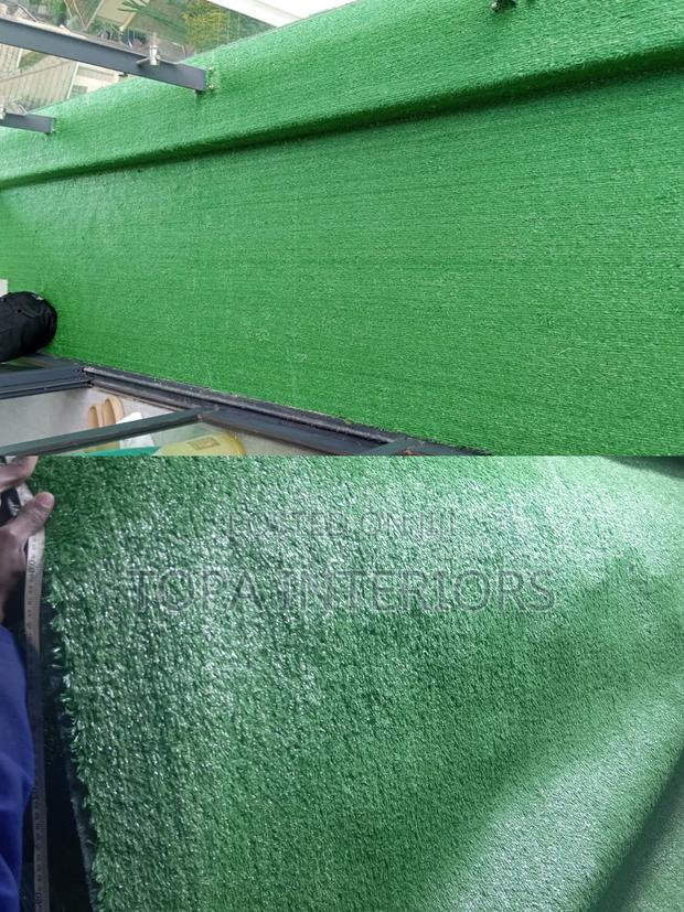 Low Maintenance Quick Fix 10mm Artificial Balcony Green Grass Carpets