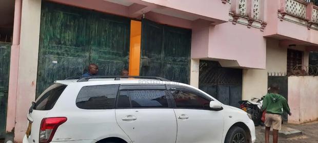 Warehouse Storage Space - thumbnail 3