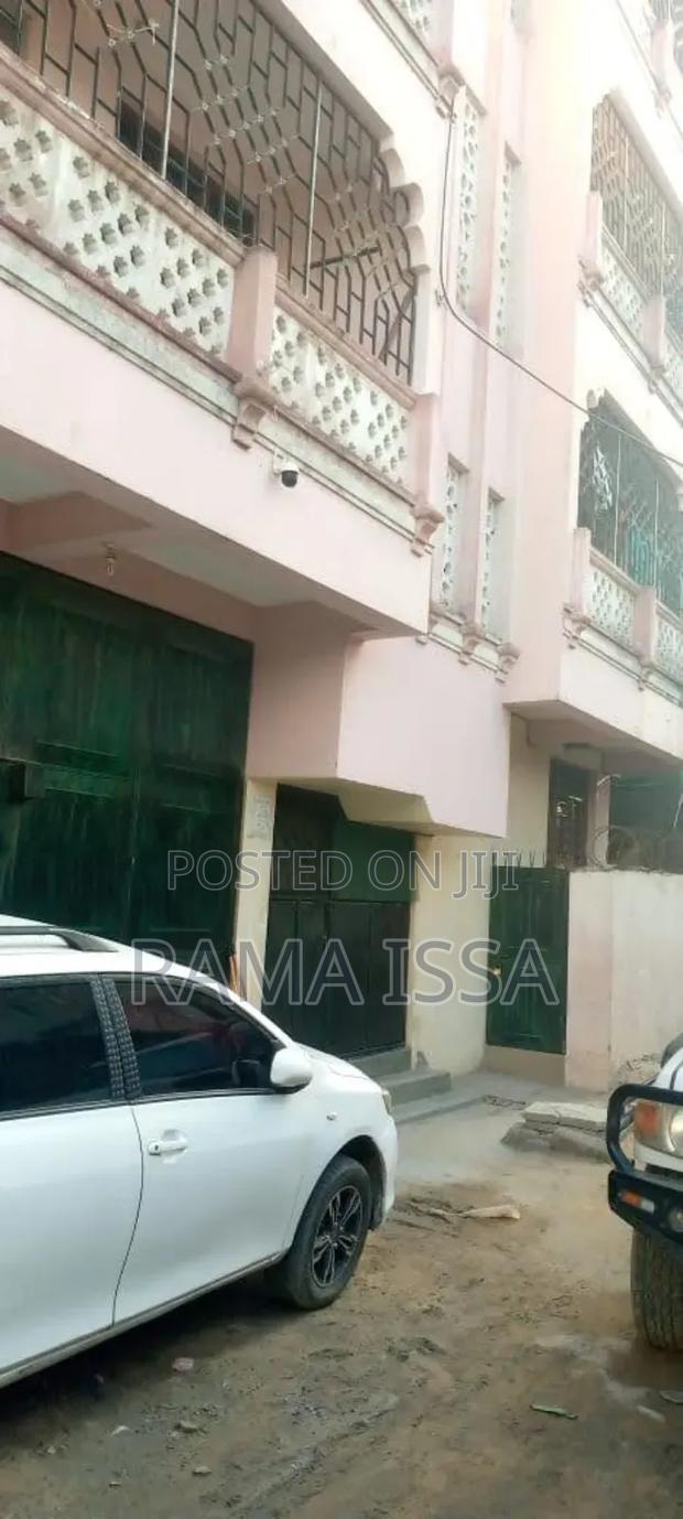 Warehouse Storage Space - thumbnail 9