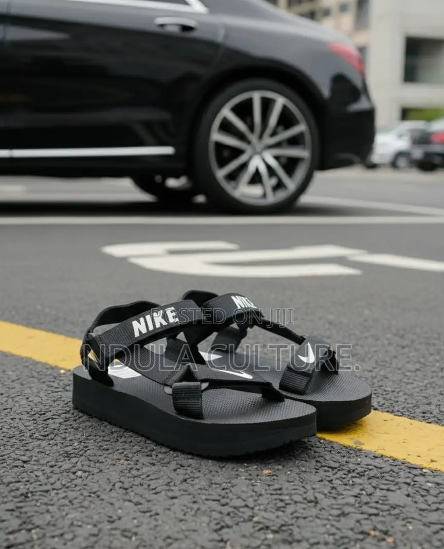 Nike Black Vista Open Shoes /Sandals