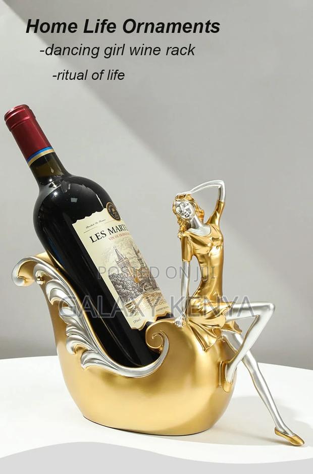 Creative Lady Sculpture Wine Bottle Holder - thumbnail 2