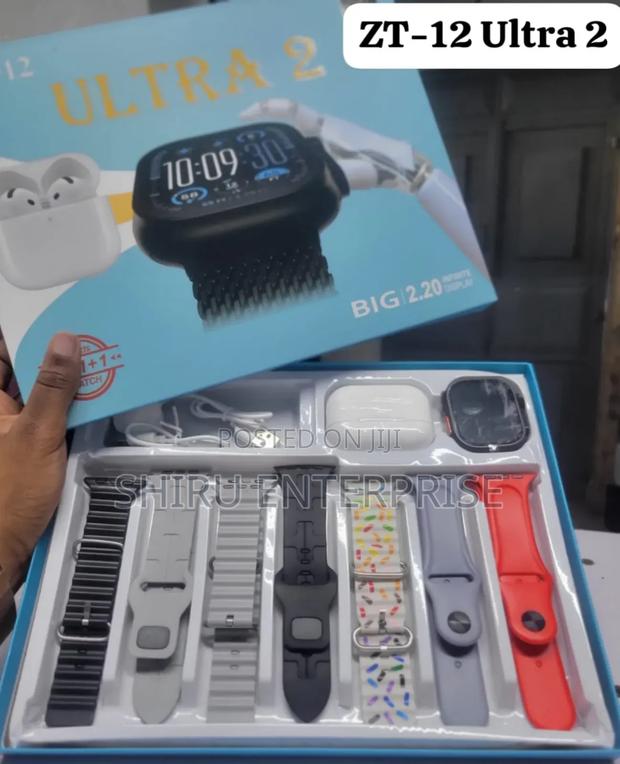 *Zt-12 Ultra 2 7 in 1 Smart Watch Plus Free Earpods