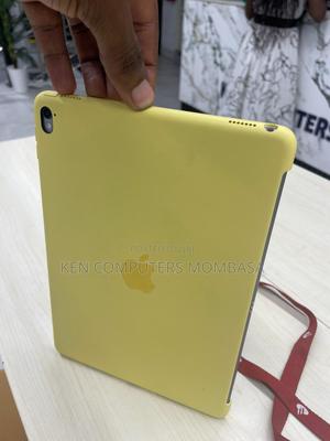 Apple iPad 9.7 32 GB Gray - main view