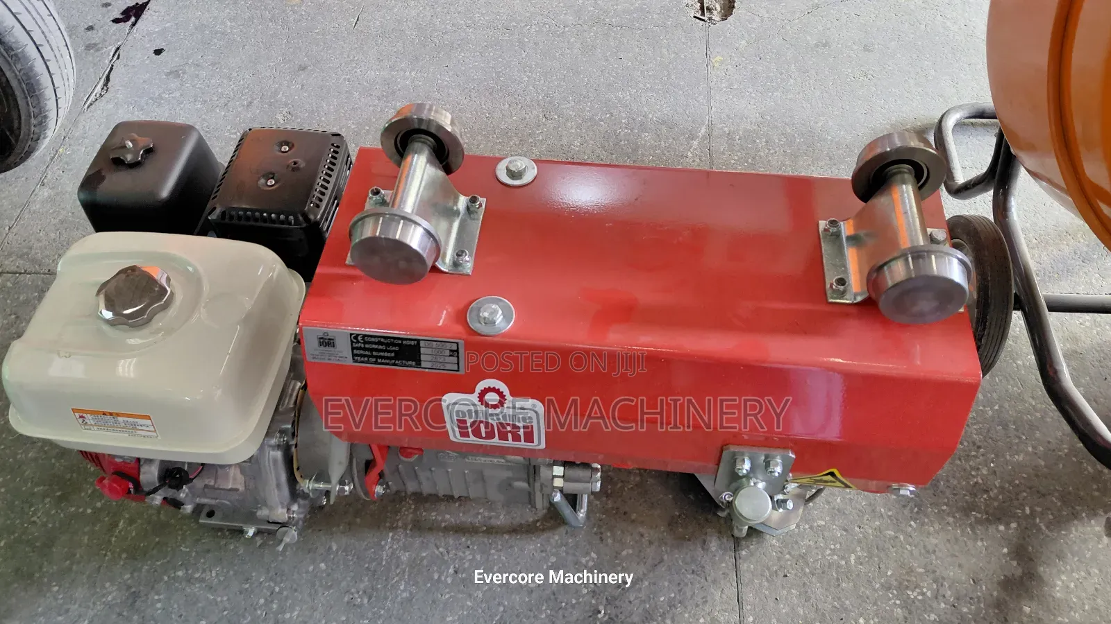 Iori Italian 1000kg/1tonne Concrete Hoist.