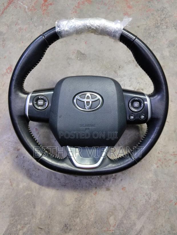 Sienta New Model Steering Wheel - main view