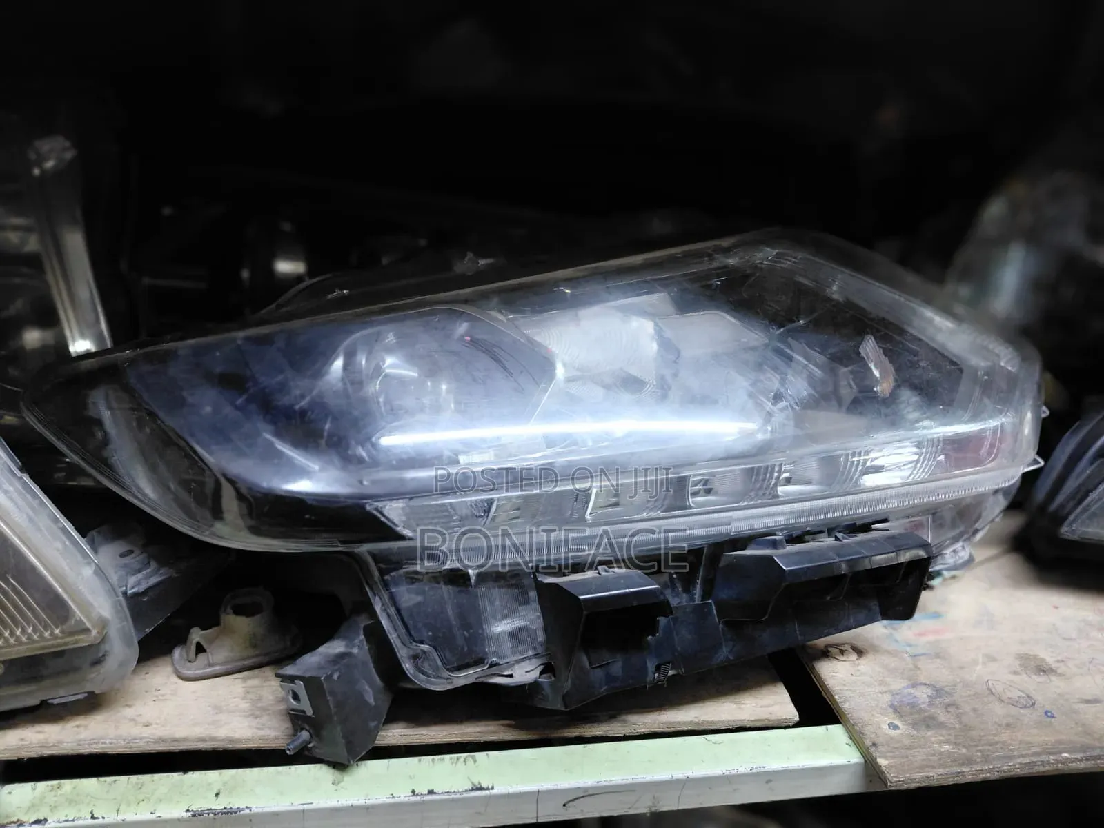 Headlight Nissan Extrail Nt32