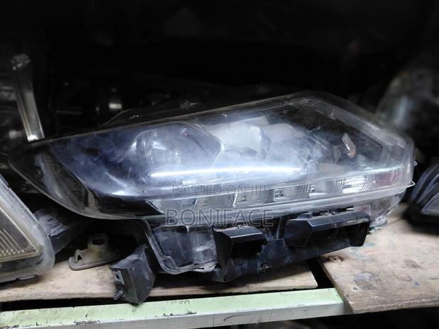 Headlight Nissan Extrail Nt32