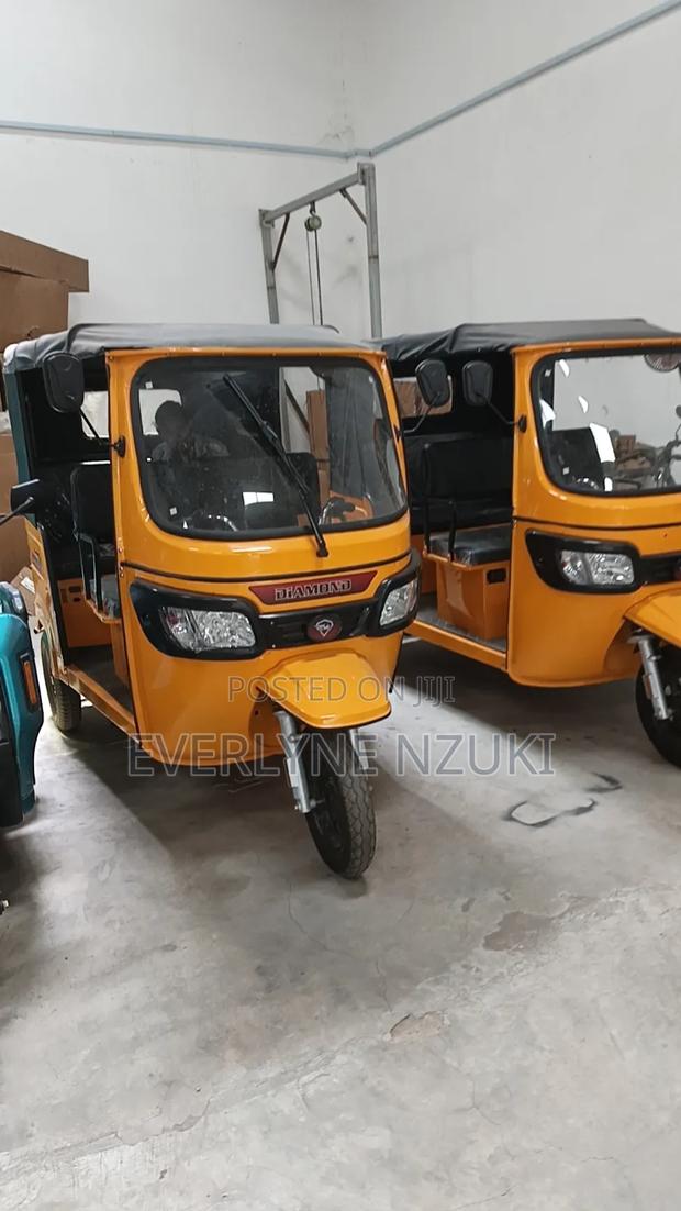 New Motorcycle 2025 Yellow