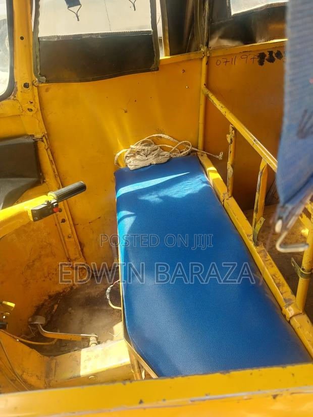 Piaggio Scooter 2014 Yellow - thumbnail 4