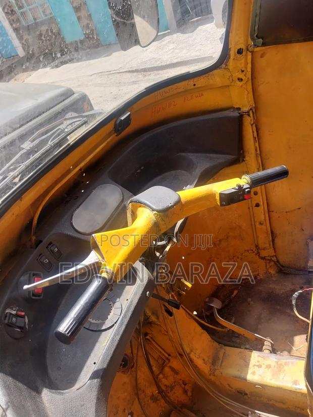 Piaggio Scooter 2014 Yellow - thumbnail 6