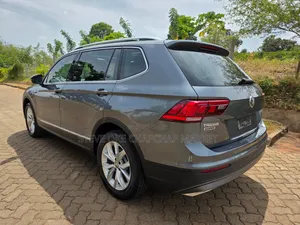 Volkswagen Tiguan 2.0T S AWD 4MOTION 2019 Gray