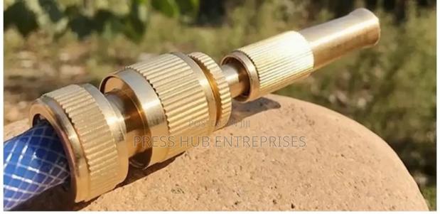Solid Brass Hose Nozzle – Long-lasting Water Spray - main view
