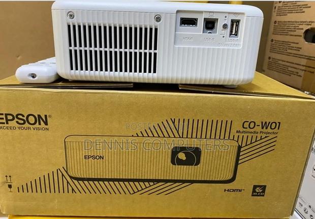Epson Cw-01 Projector 3lcd Technology 3000 Lumens - main view