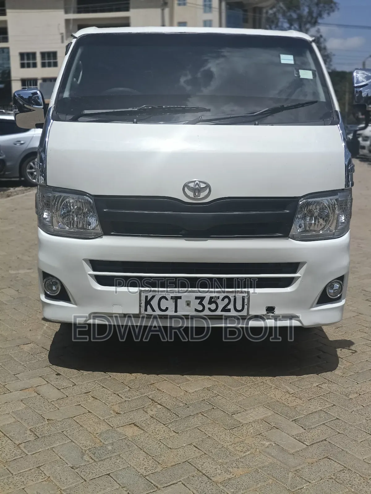Toyota HiAce 2012 White