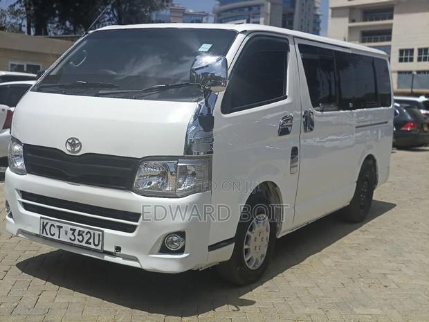 Toyota HiAce 2012 White - thumbnail 2