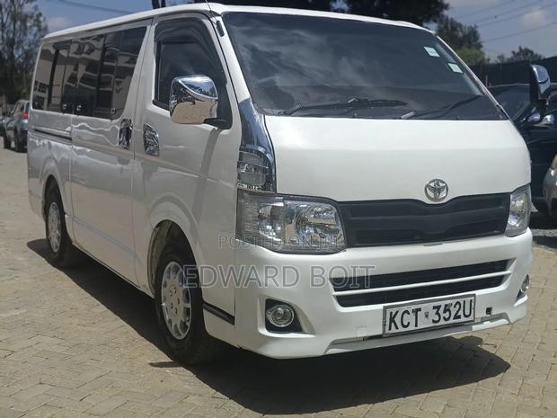 Toyota HiAce 2012 White - thumbnail 3