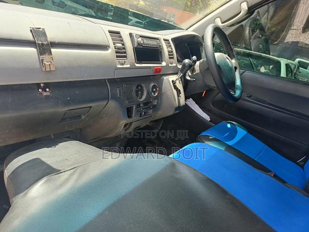 Toyota HiAce 2012 White - thumbnail 8