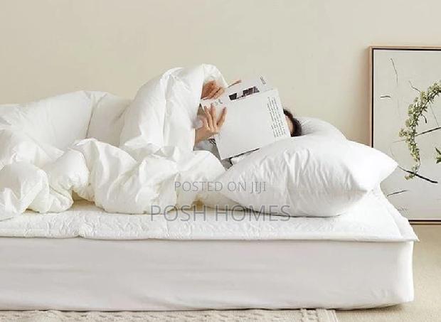Extra King Size White Unbinded Duvet Set