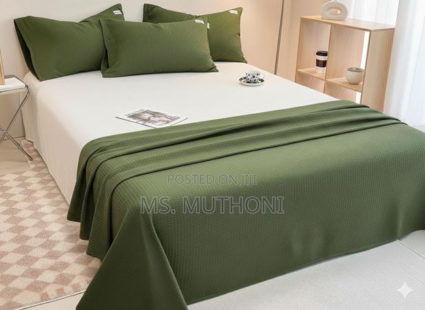 Cotton Waffle Weave Bedding Set( Bed Cover + 2 P . Cases) - main view