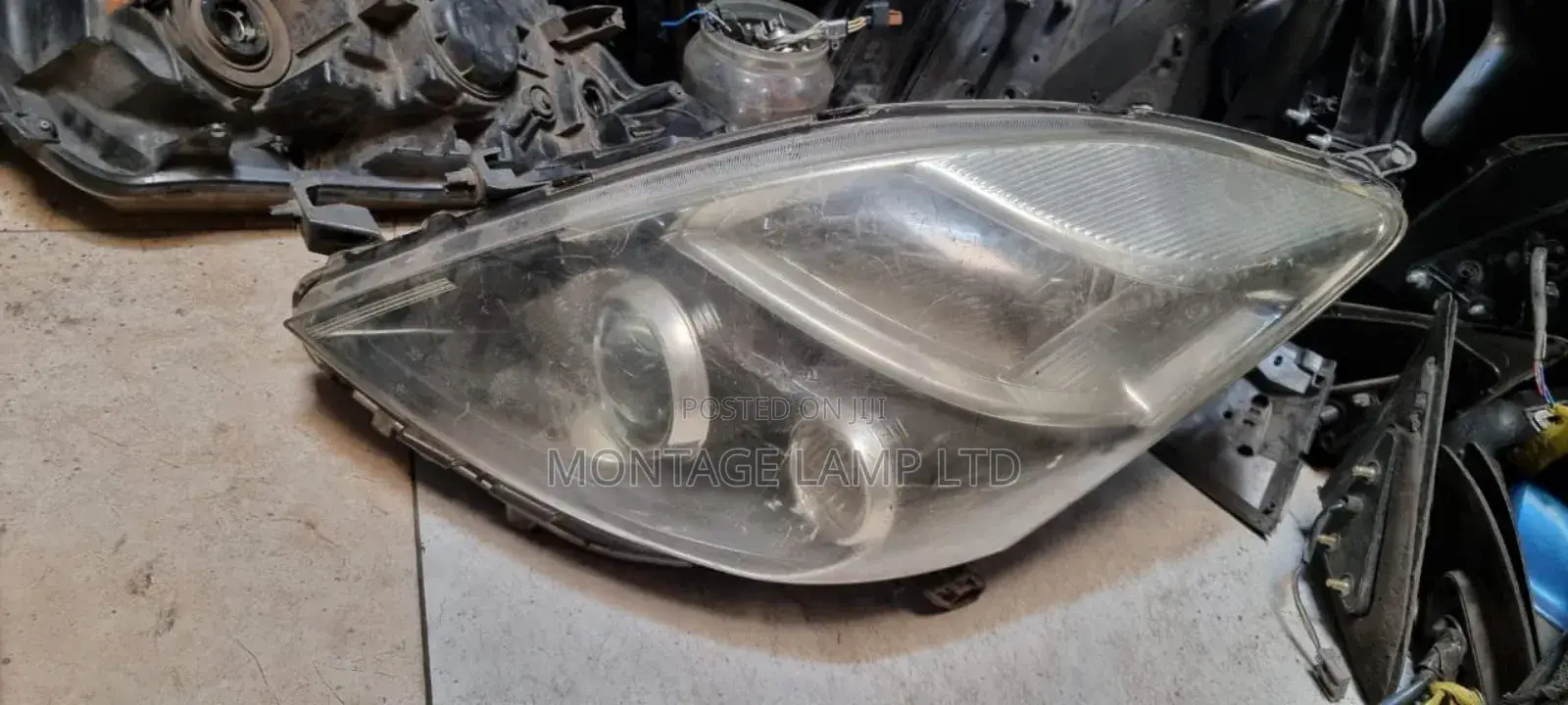 Headlight Isis Zenon