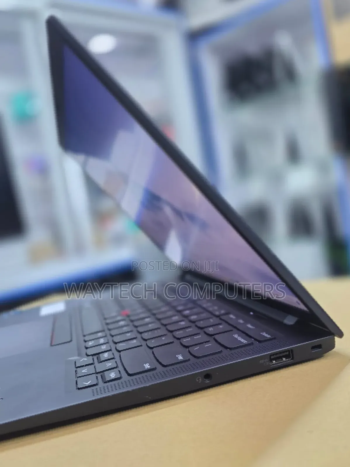 Laptop Lenovo ThinkPad X1 Carbon Gen11 16GB Intel Core i7 SSD 512GB