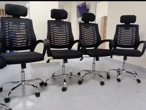Relaxable Headrest Chair