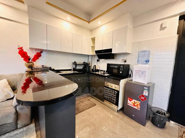 1bedroom Spacious and Elegant - thumbnail 2
