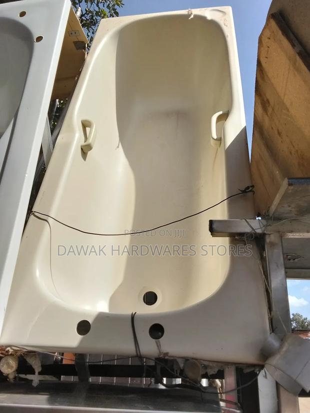 Large Acrylic Bathtub - thumbnail 2