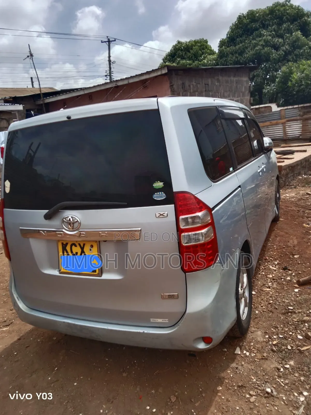 Toyota Noah 2012 White