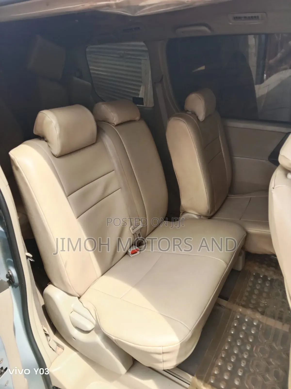 Toyota Noah 2012 White