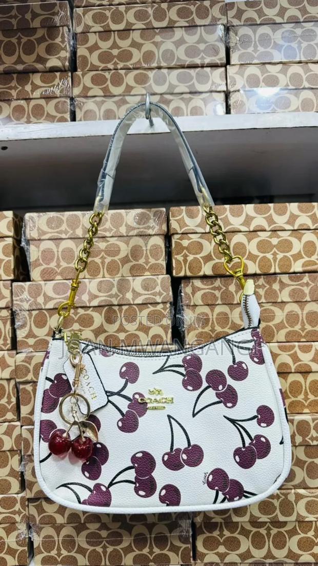 Quality Teri Coach Shoulder Bag(Fully Boxed) - thumbnail 4