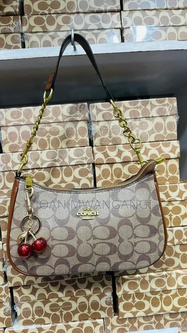 Quality Teri Coach Shoulder Bag(Fully Boxed) - thumbnail 6