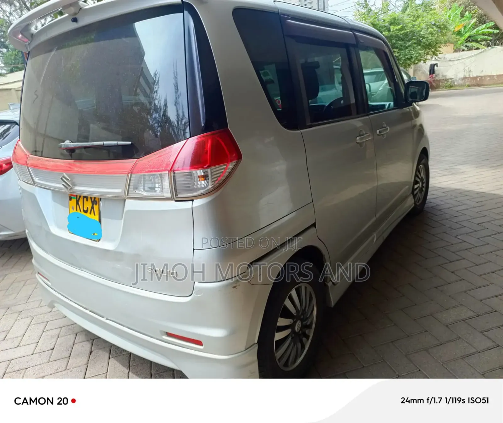 Suzuki Solio 2012 Silver