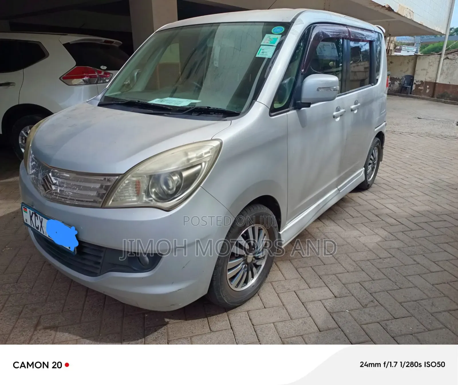 Suzuki Solio 2012 Silver