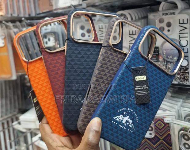 Tribal Carbon Fiber Back Cover For iPhone 17 Pro Max
