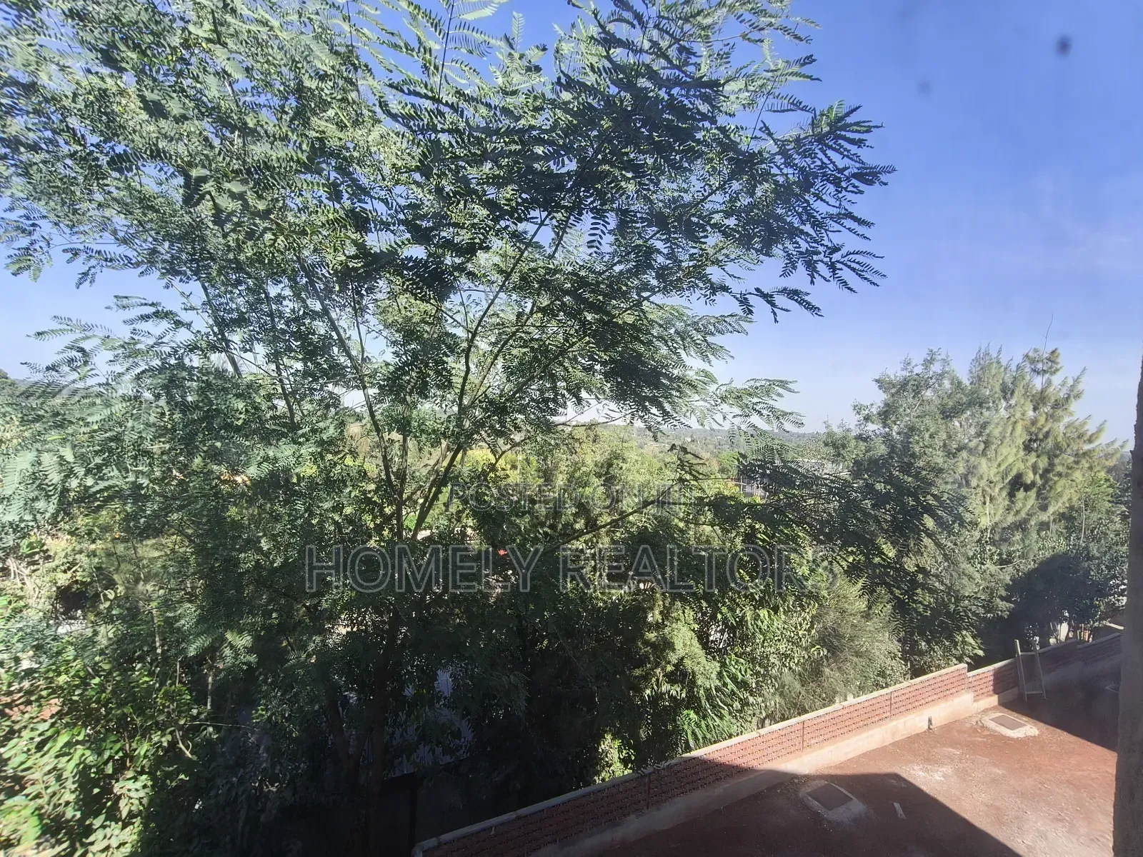 5bdrm Maisonette in Gated Estate, Kerarapon for sale