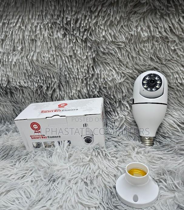 Bulb PTZ Camera 360 Degree Smart Security Camera With Night Vision - main view