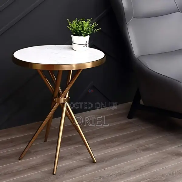 Round Coffee Table : Artistic Modern Coffee Table