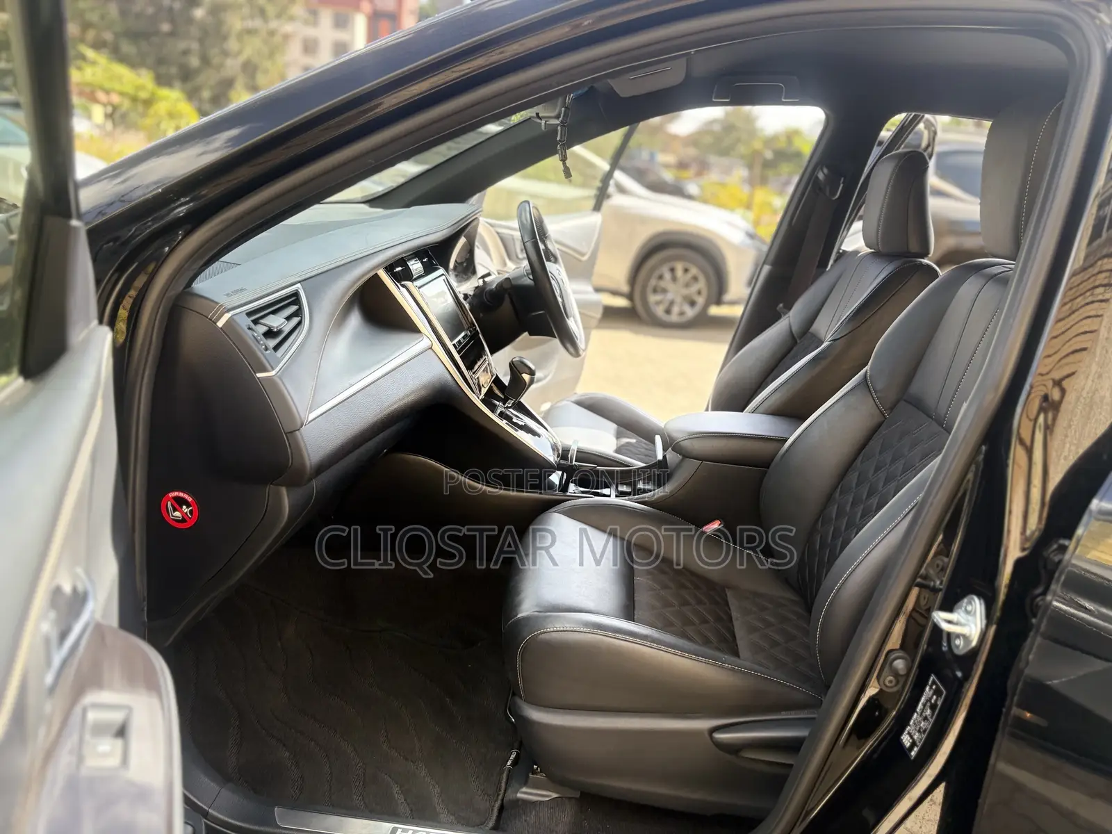 Toyota Harrier 2.0 2019 Black