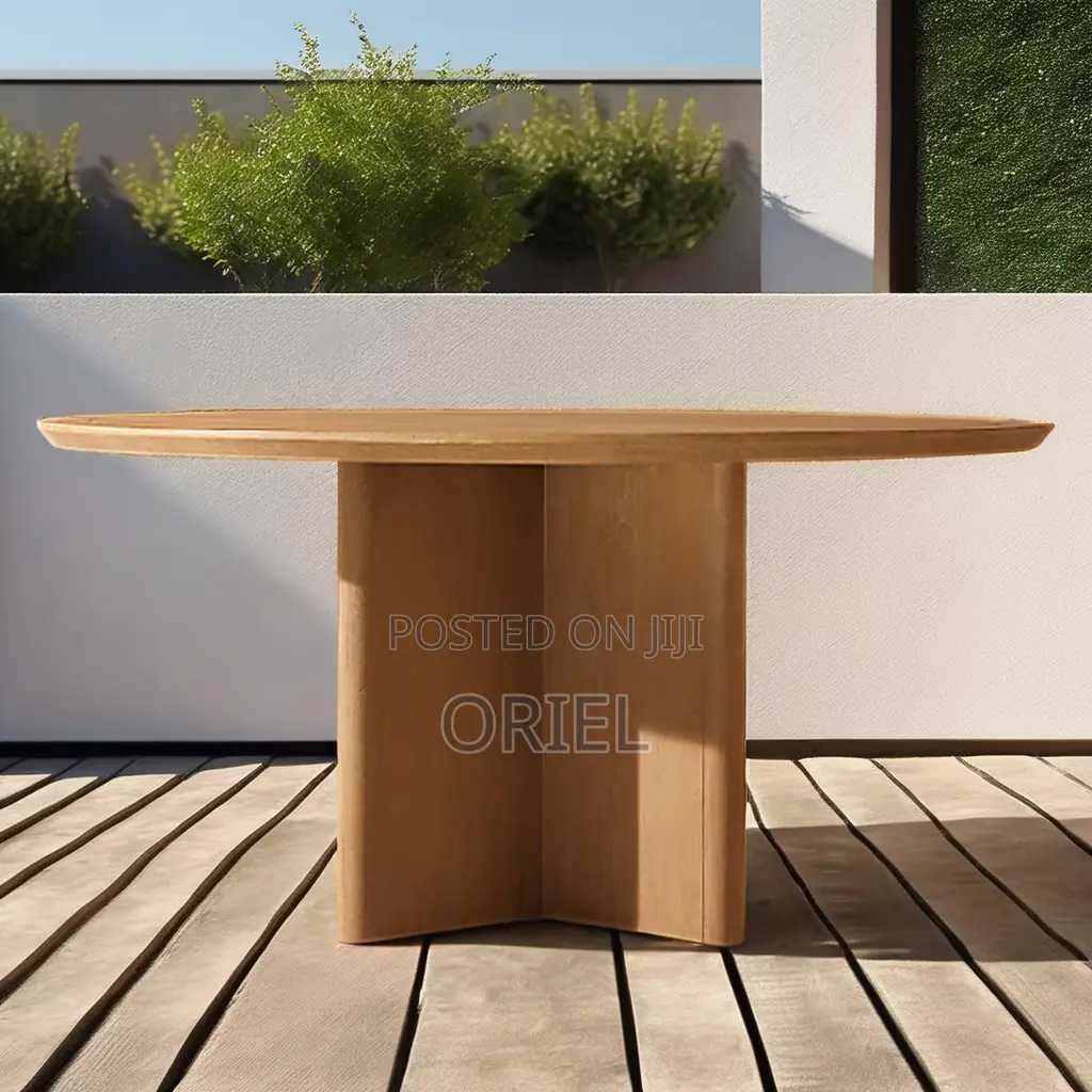 Modern Meeting Table : 4-Seater Round Conference Table