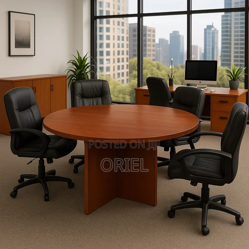 Modern Meeting Table : 4-Seater Round Conference Table