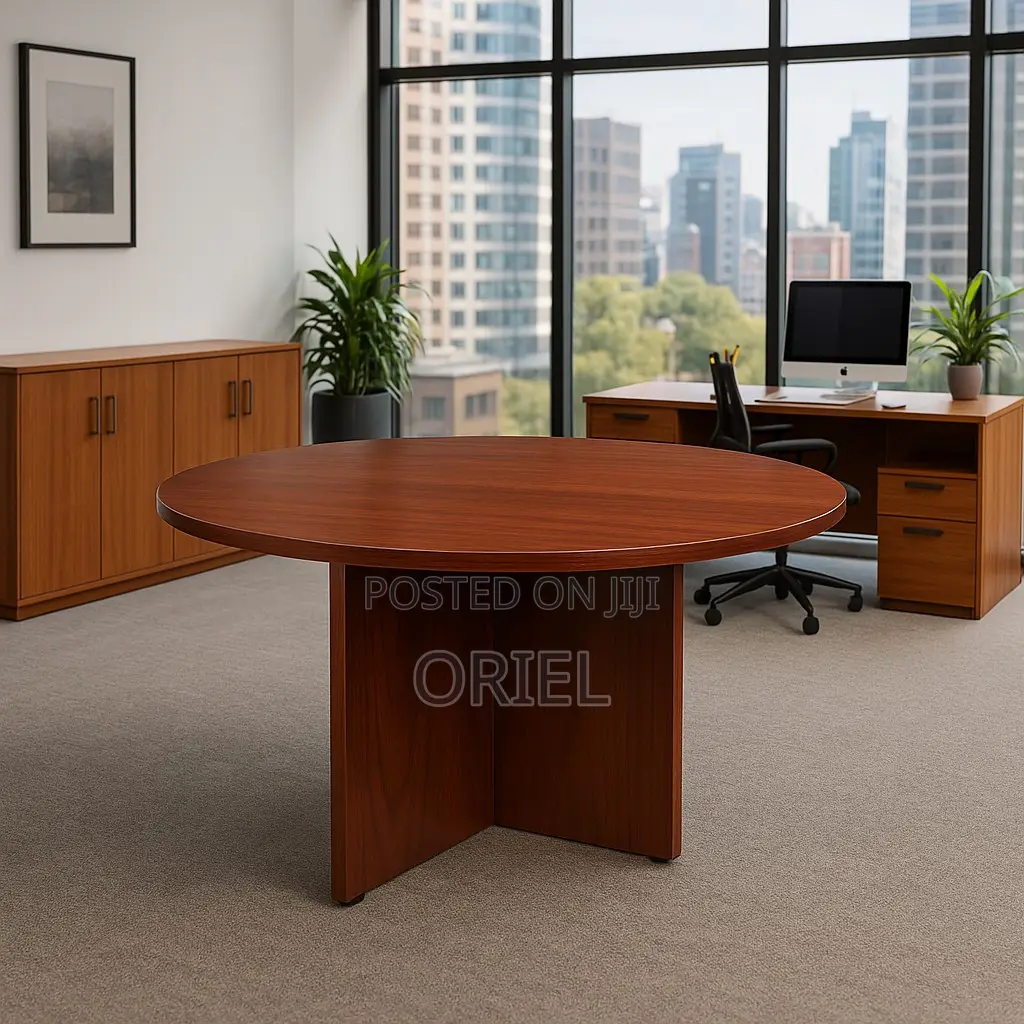 Modern Meeting Table : 4-Seater Round Conference Table