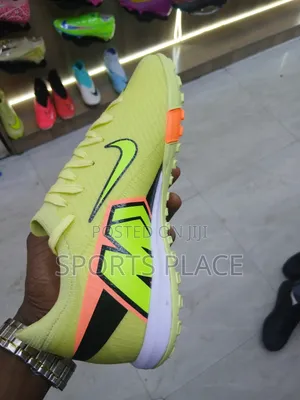 Nike Vapor 16 Ag Turf Football Trainers