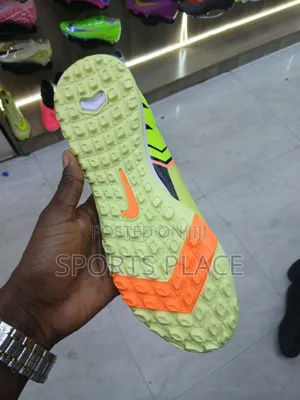 Nike Vapor 16 Ag Turf Football Trainers