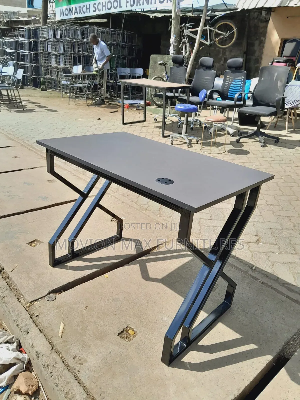 1.2m Metallic Table