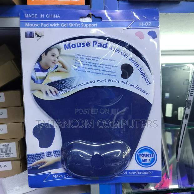 Touch Me Mouse Pad With Gel Wrist Support - main view