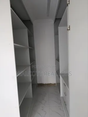 4bdrm Villa in Kinoo for rent