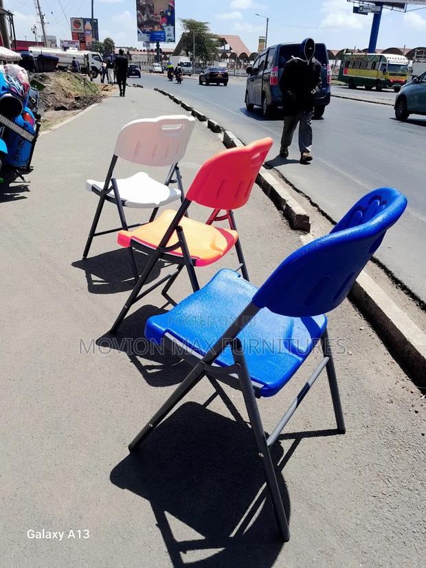 Simple Foldable Chairs - main view