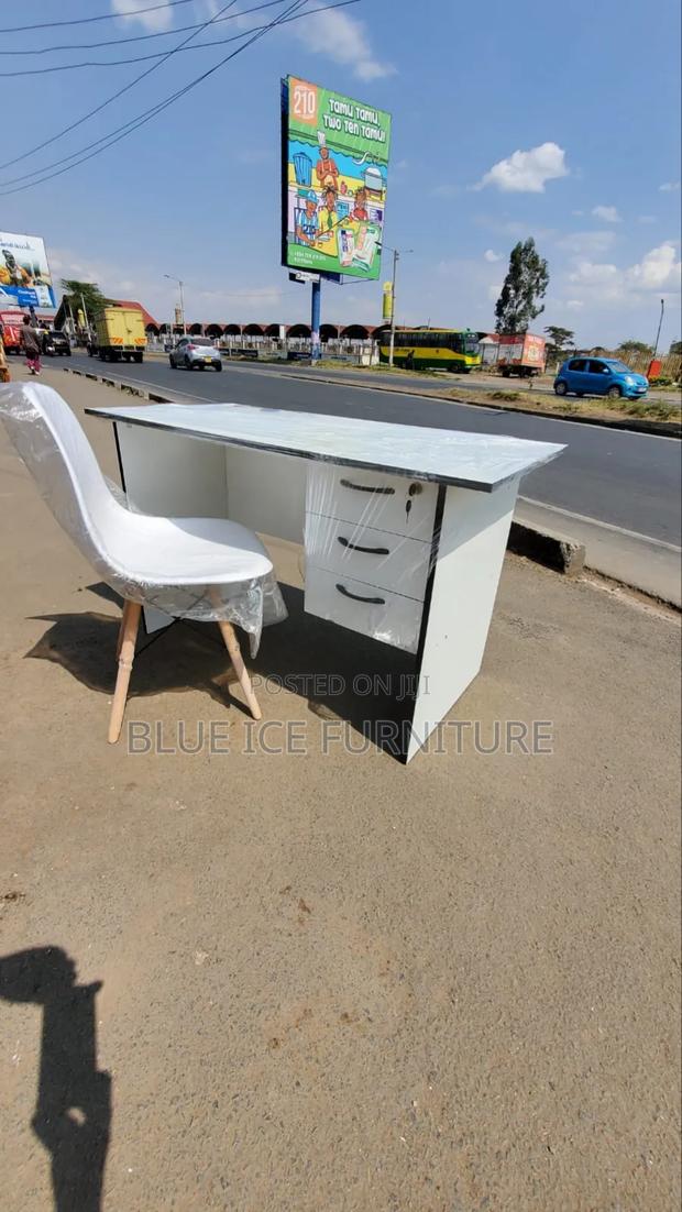 Modern Eames Desk Chair