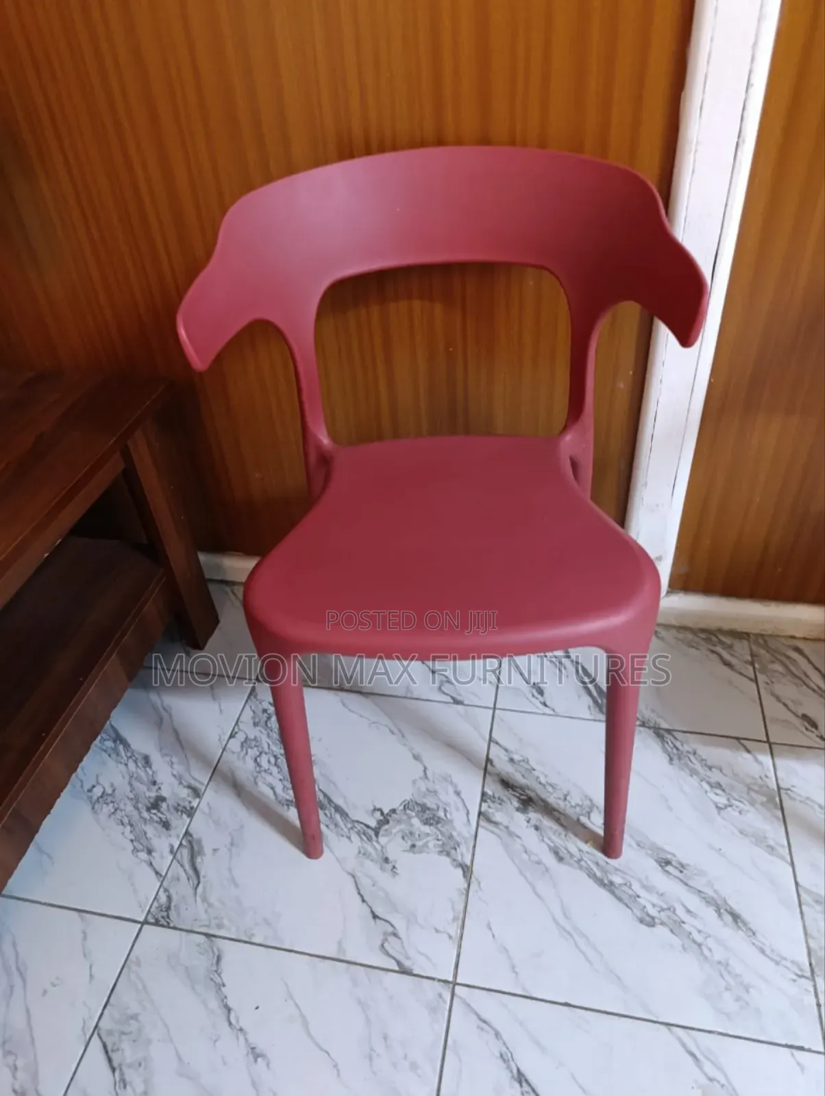 Simple Restaurant Chair